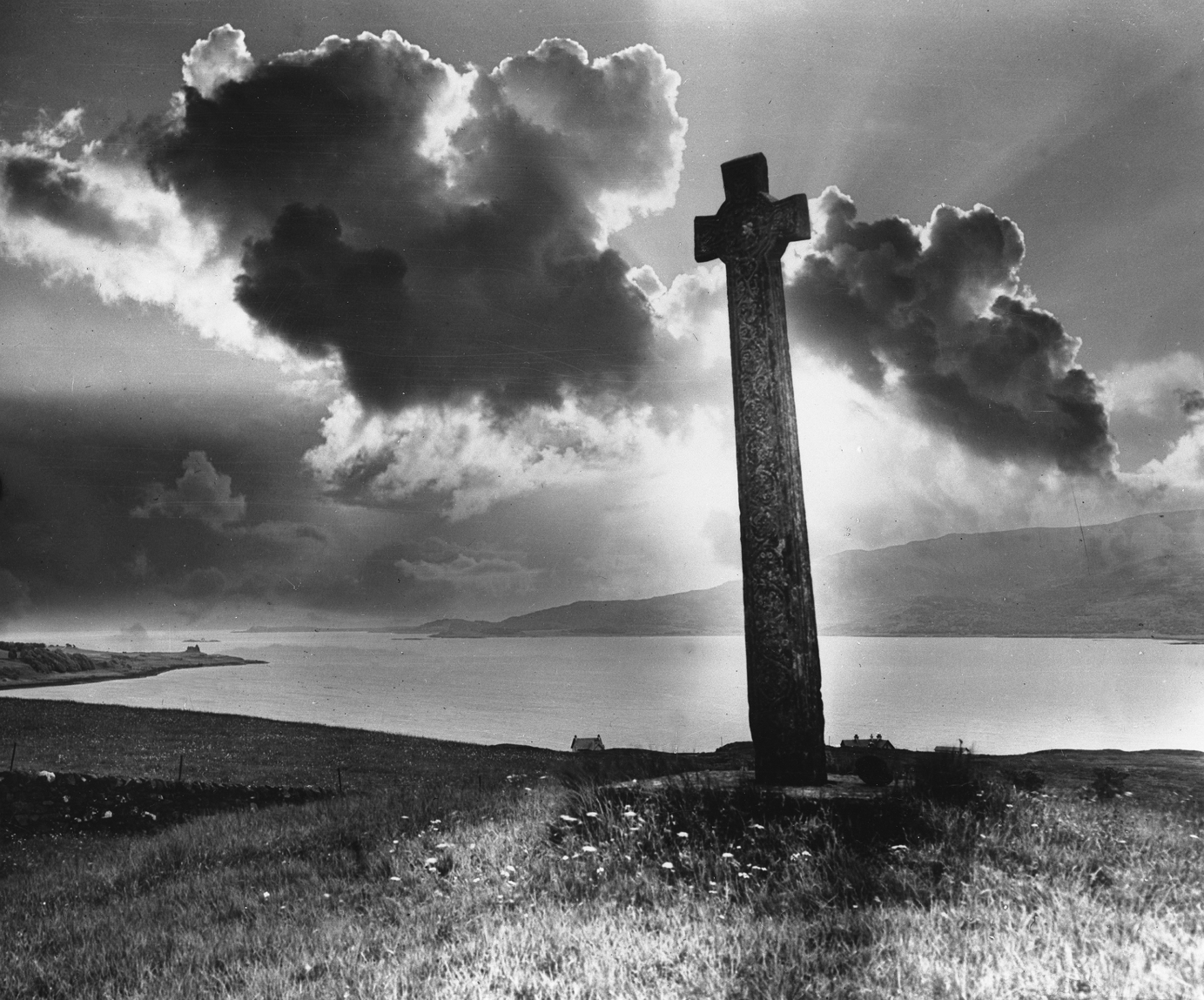 “Celtic cross, Sound of Mull” a composite of the above by Robert Moyes Adam, 1919 (St Andrews RMA-H-750.X)