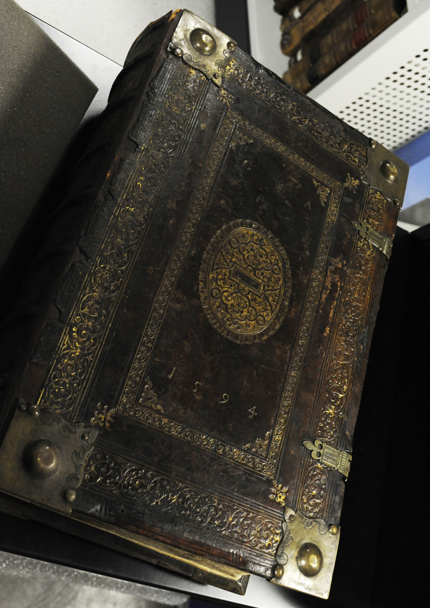 The late-16th century binding found on  St Andrews' newest Bible acquisition (Bib BS239.B89) 